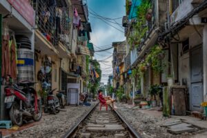 Train Hanoi