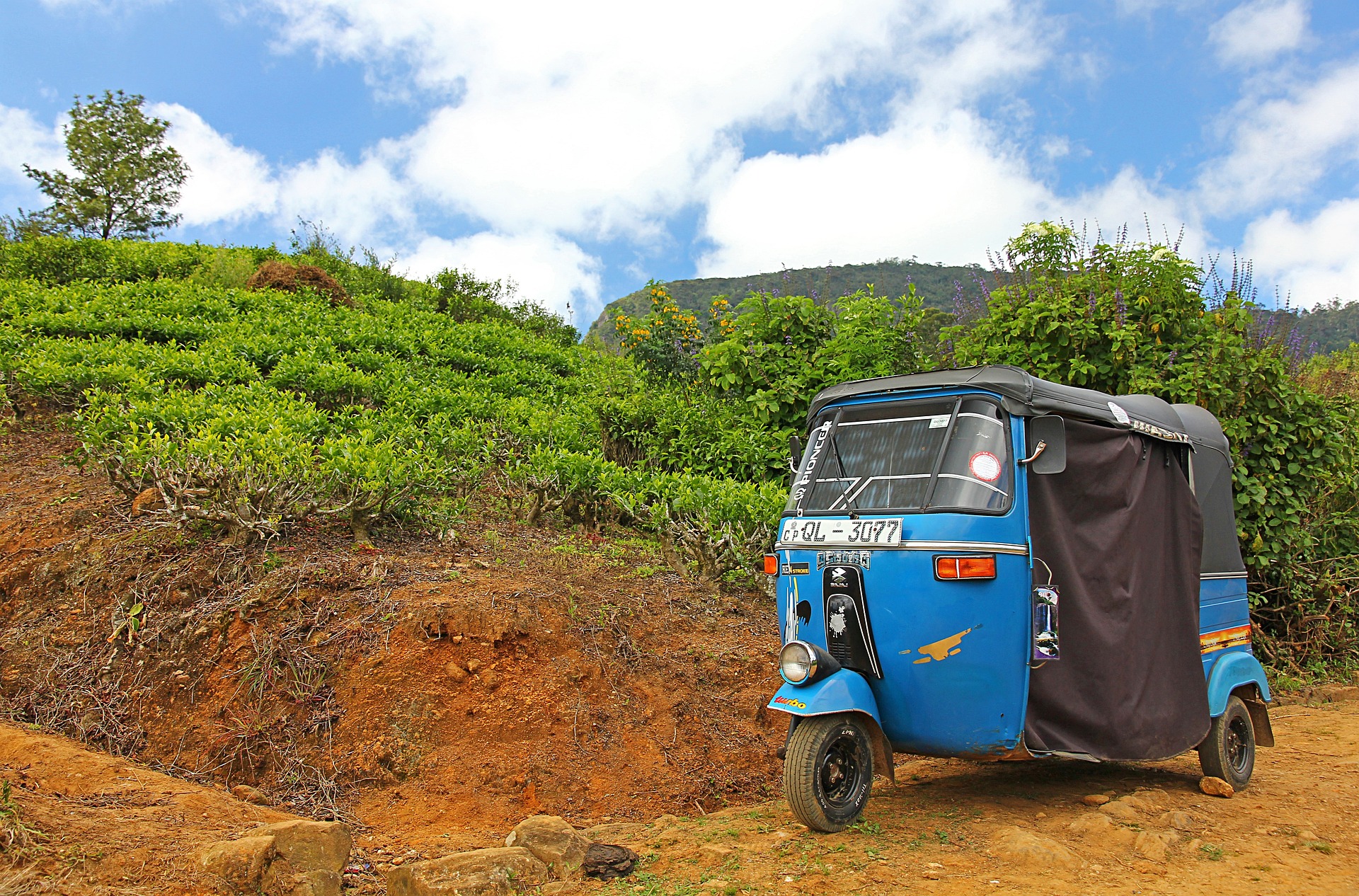 balade-insolite-en-tuk-tuk-xplore-vietnam-agence-locale